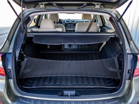 Used 2017 Subaru Outback 2.5i Premium image 23