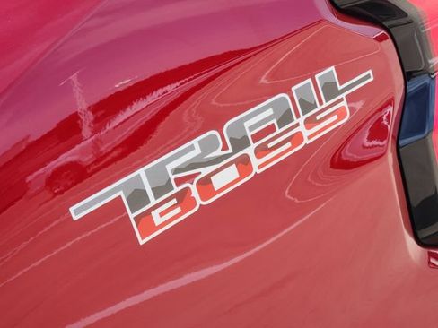 Used 2024 Chevrolet Colorado Trail Boss w/ Advanced Trailering Package AWD/4WD image 9