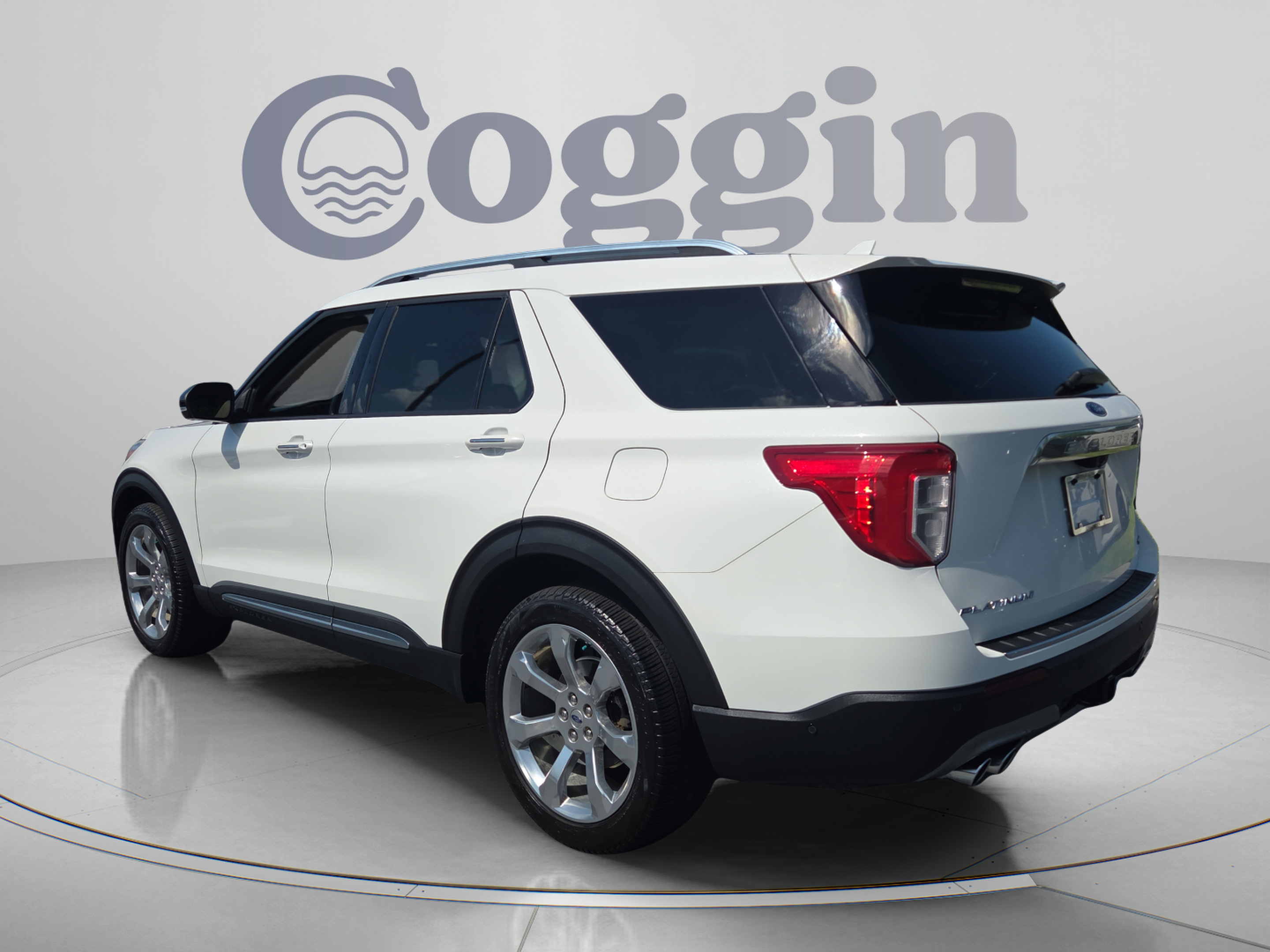 Used 2020 Ford Explorer Platinum w/ Premium Technology Package AWD/4WD image 3