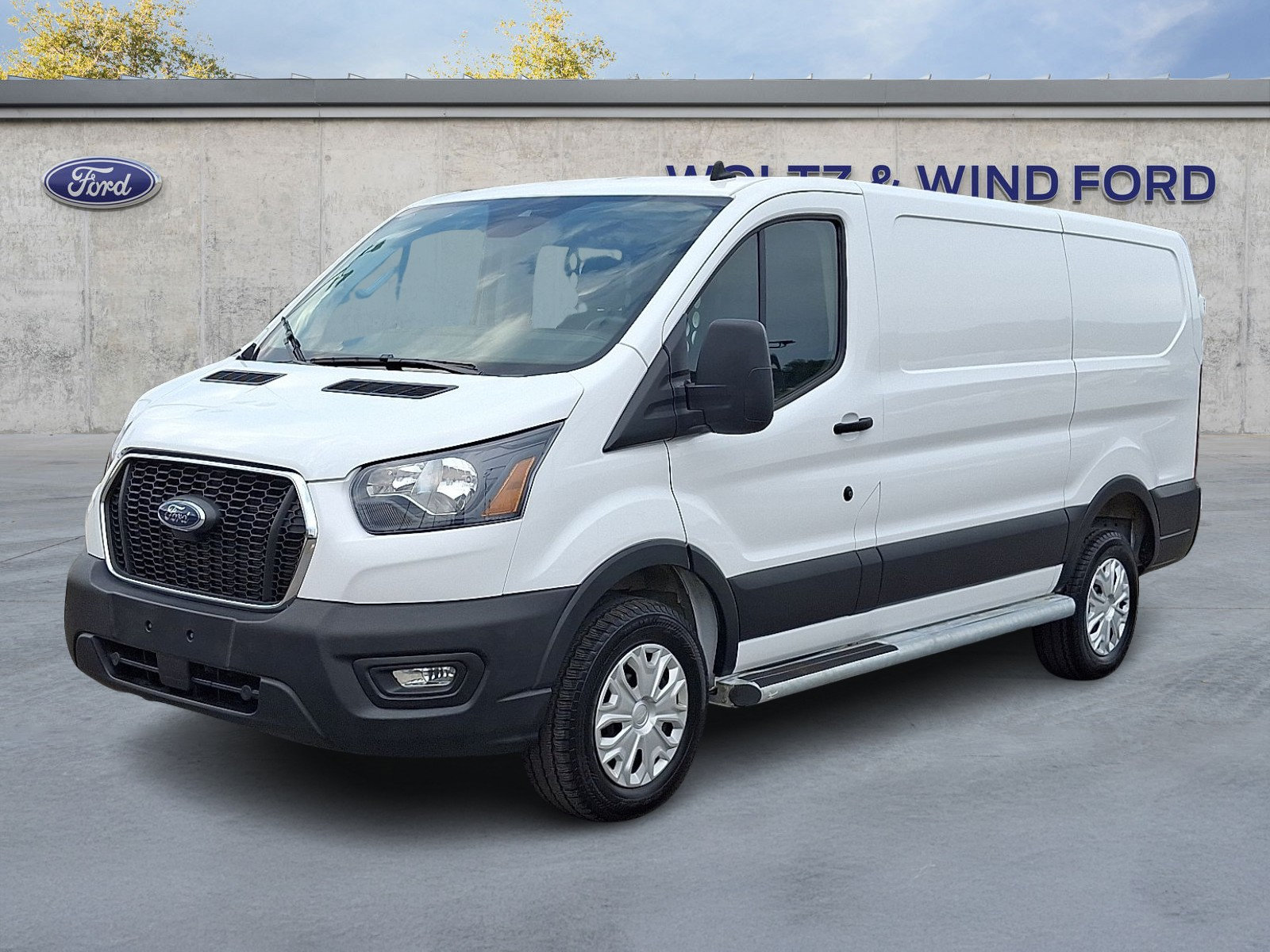Used 2025 Ford Transit 250 Low Roof w/ Exterior Upgrade Package RWD image 3