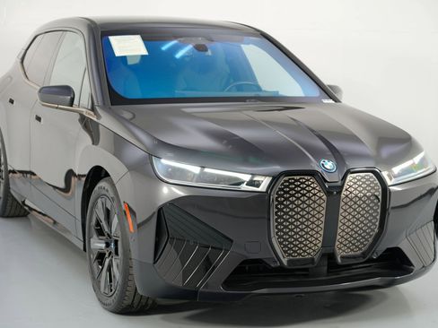 Used 2022 BMW iX xDrive50 w/ Premium Package image 56