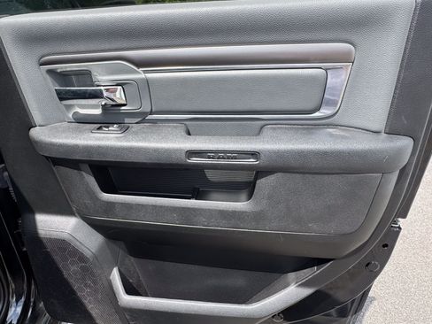 Used 2021 RAM 1500 Classic SLT RWD image 12