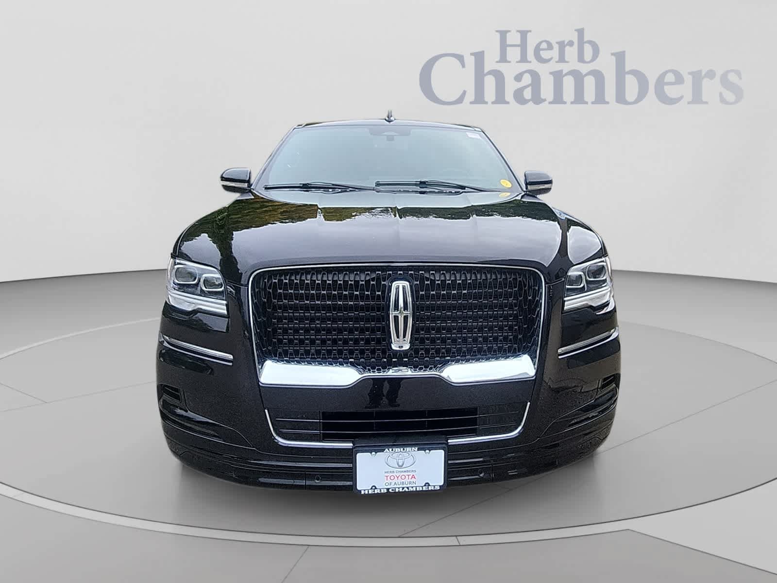 Used 2024 Lincoln Navigator L Reserve AWD/4WD image 2