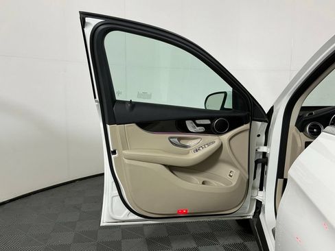 Used 2022 Mercedes-Benz GLC 300 image 17
