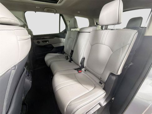 Used 2024 Honda Pilot Elite image 23