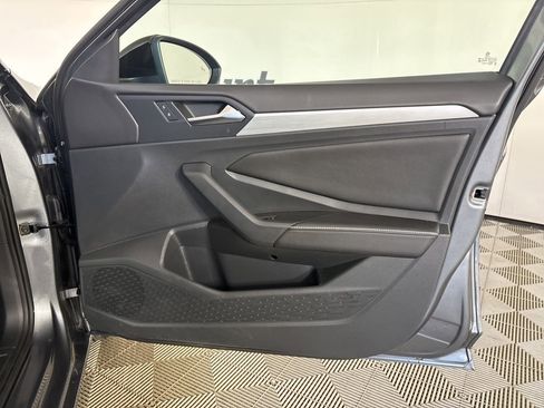 Used 2025 Volkswagen Jetta Sport image 25