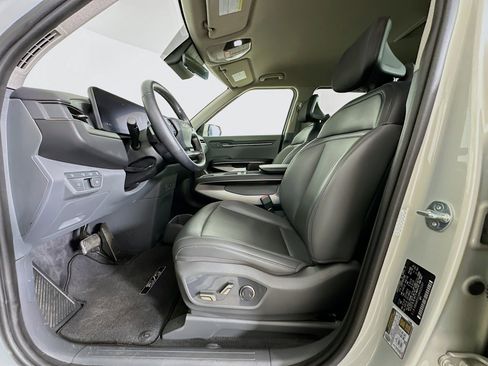 Used 2024 Kia EV9 Light Long Range image 13