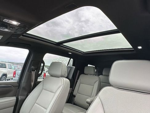 Certified 2024 GMC Yukon SLT w/ SLT Premium Package image 17