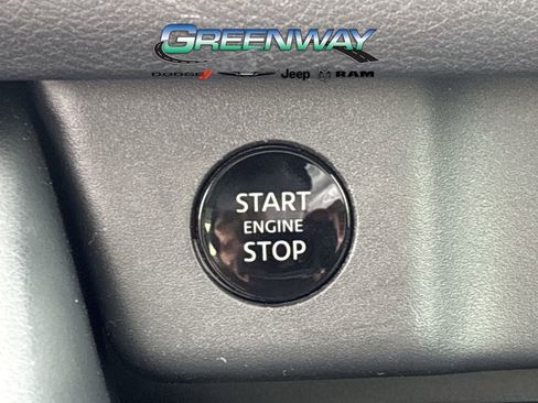 Used 2025 Nissan Rogue Platinum image 10