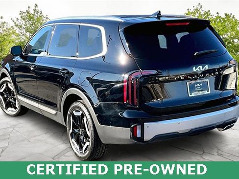 Used 2023 Kia Telluride EX w/ EX Captain's Chair Package image 12