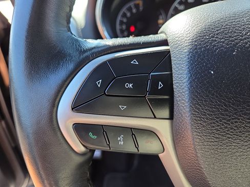 Used 2019 Jeep Grand Cherokee Limited image 22