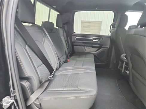 New 2026 RAM 1500 4x4 Crew Cab image 38