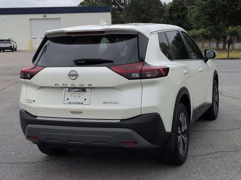 Used 2023 Nissan Rogue SV AWD/4WD image 3
