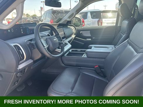 Used 2025 Ford Expedition Active AWD/4WD image 8