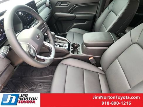Used 2025 Chevrolet Colorado Trail Boss AWD/4WD image 14