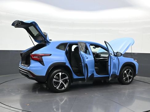 Used 2024 Chevrolet Trax RS FWD image 28