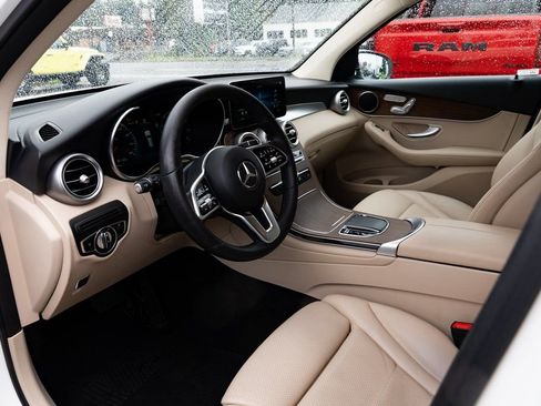 Used 2022 Mercedes-Benz GLC 300 4MATIC image 19