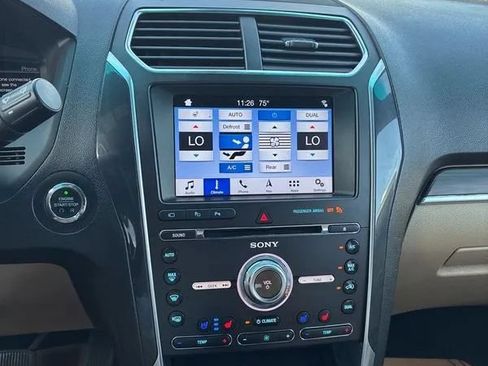 Used 2017 Ford Explorer Limited w/ Equipment Group 301A AWD/4WD image 30