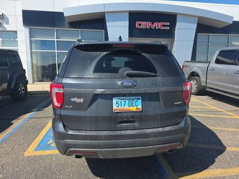 Used 2017 Ford Explorer XLT w/ Equipment Group 202A AWD/4WD image 5