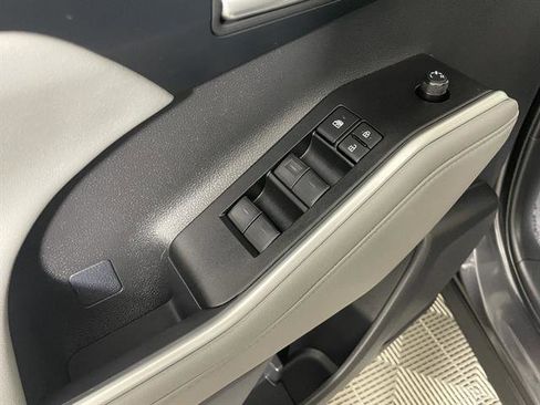 Certified 2025 Toyota Highlander XLE image 21
