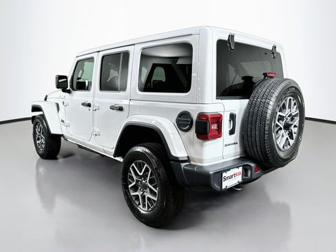 Used 2025 Jeep Wrangler Unlimited Sahara AWD/4WD image 5