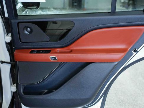 Used 2025 Lincoln Aviator Reserve w/ Jet Appearance Package image 20