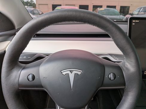 Used 2024 Tesla Model Y Long Range RWD image 24