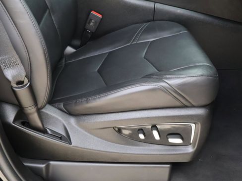 Used 2018 Cadillac Escalade Luxury image 25