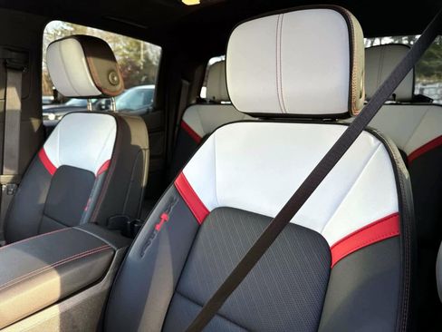 Used 2024 GMC Canyon AT4X image 19