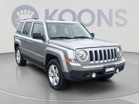 Used 2014 Jeep Patriot Latitude w/ Sun/Sound Group AWD/4WD image 2