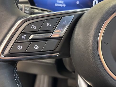 Used 2025 Buick Enclave Preferred image 29