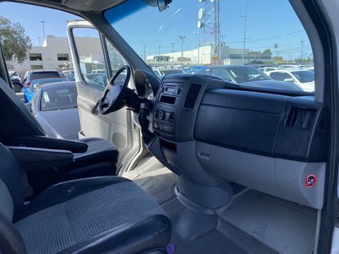 Used 2007 Dodge Sprinter 2500 image 17