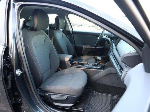 Used 2025 Kia K4 FWD image 24
