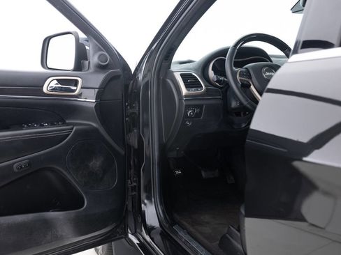 Used 2014 Jeep Grand Cherokee Overland w/ Advanced Technology Group AWD/4WD image 24