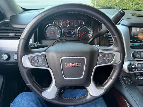 Used 2017 GMC Yukon XL SLT w/ Open Road Package AWD/4WD image 37
