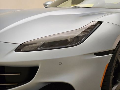 Used 2022 Ferrari Portofino M RWD image 5