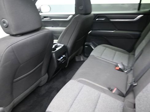 Used 2025 GMC Acadia Elevation image 24