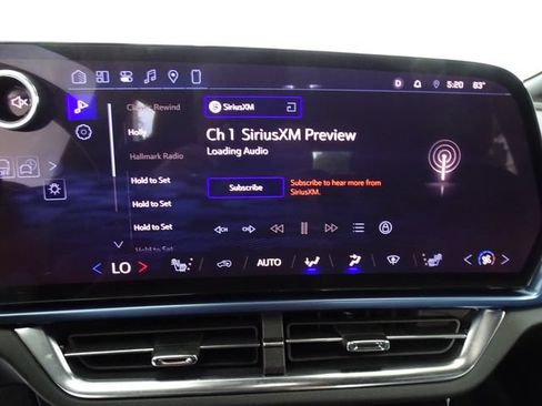 Used 2025 Chevrolet Equinox EV LT AWD/4WD image 11
