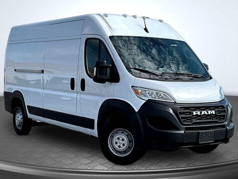 Used 2023 RAM ProMaster 2500 FWD image 2