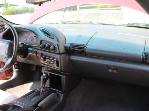 Used 1995 Chevrolet Camaro Z28 RWD image 18