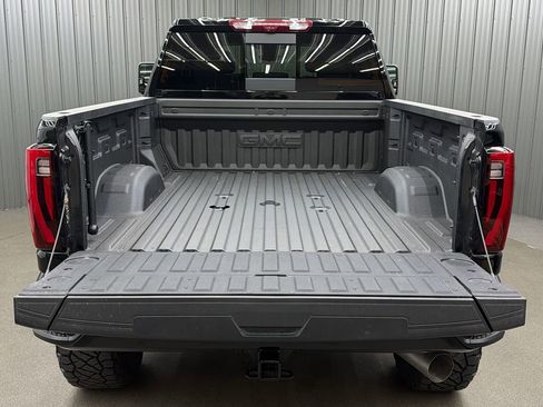 Used 2025 GMC Sierra 3500 Denali w/ Denali Reserve Package image 18