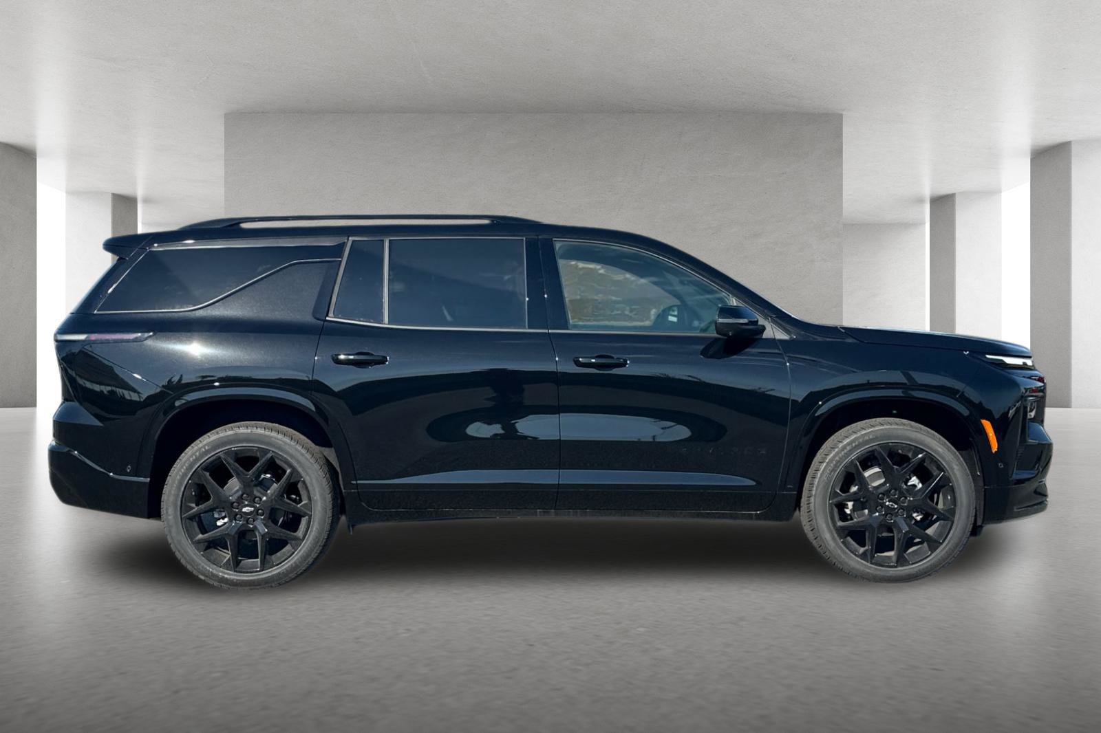 New 2026 Chevrolet Traverse RS w/ LPO, Floor Liner Package FWD image 3