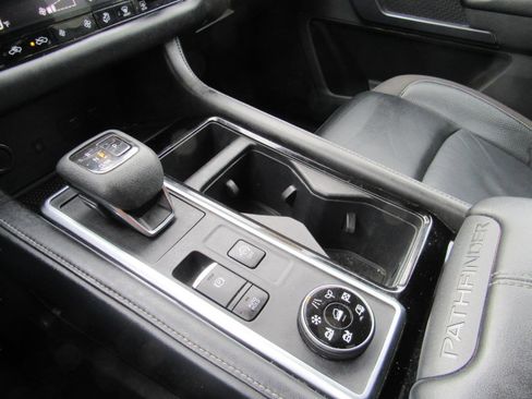 Used 2022 Nissan Pathfinder SL w/ SL Premium Package image 7