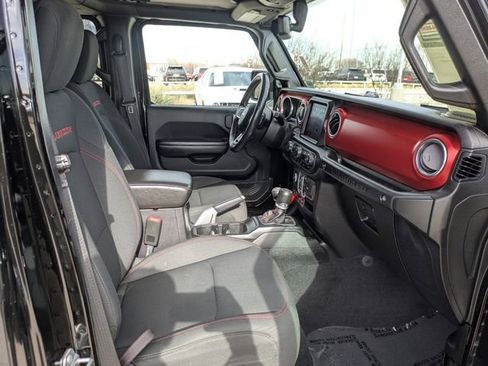 Used 2018 Jeep Wrangler Unlimited Rubicon image 33