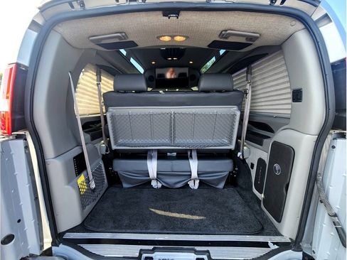 Used 2022 GMC Savana 2500 w/ Enhanced Convenience Package RWD image 18