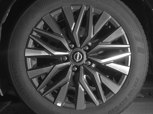Used 2025 Nissan Altima 2.5 SV FWD image 14