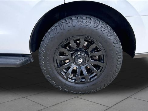 Used 2020 Ford Expedition XLT RWD image 9