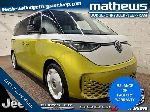 Used 2025 Volkswagen ID. Buzz 1st Edition AWD/4WD image 1