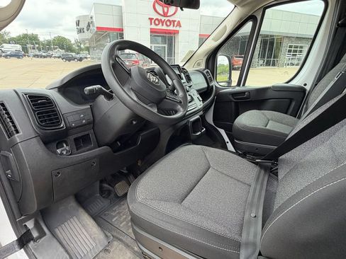 Used 2025 RAM ProMaster 2500 w/ U-Haul Equipment Group FWD image 4