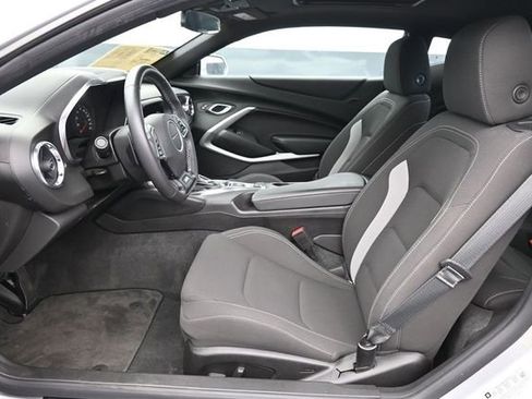 Used 2018 Chevrolet Camaro SS RWD image 26